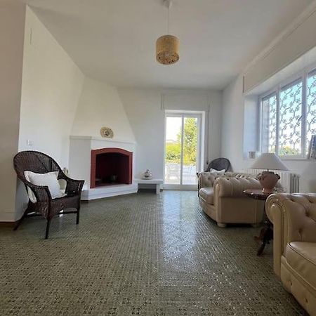 Villa Bouganville 2 Остуні Екстер'єр фото