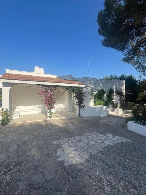 Villa Bouganville 2 Остуні Екстер'єр фото