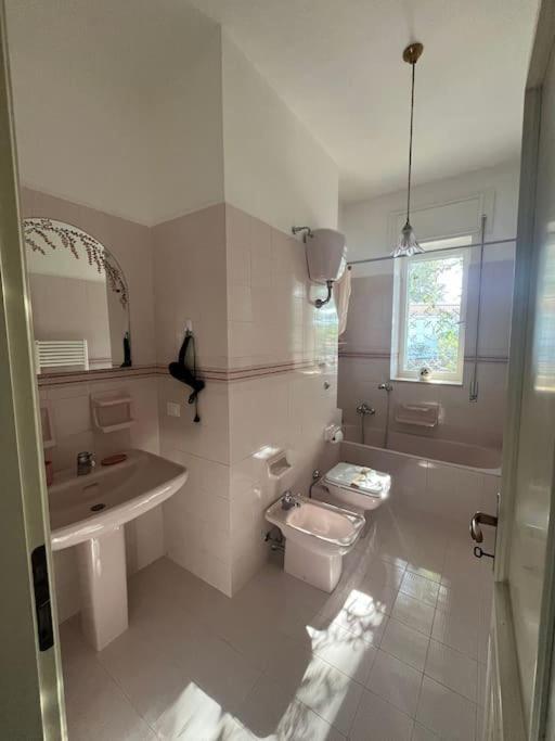 Villa Bouganville 2 Остуні Екстер'єр фото