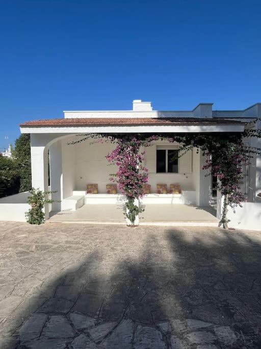 Villa Bouganville 2 Остуні Екстер'єр фото